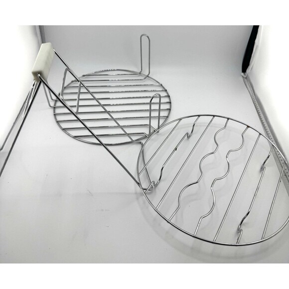 Magic Chef convection oven  Model (mcsgc07w) 750 Watt 7 Liters - Picture 5 of 5